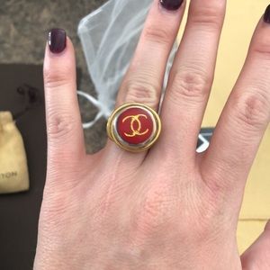 Vintage Chanel ring sz. 6-6.5